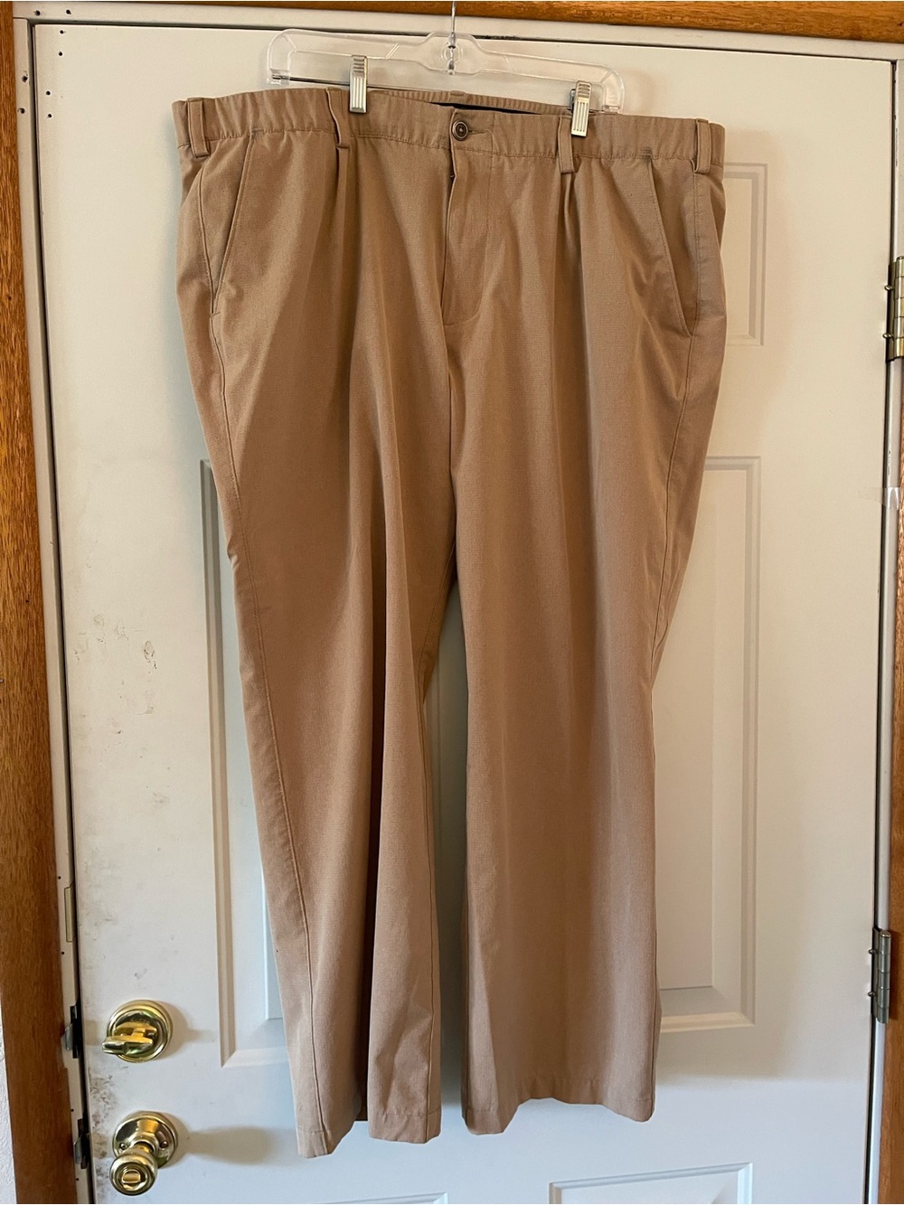 Under Armour Men's UA Tech khaki golf pants size 46